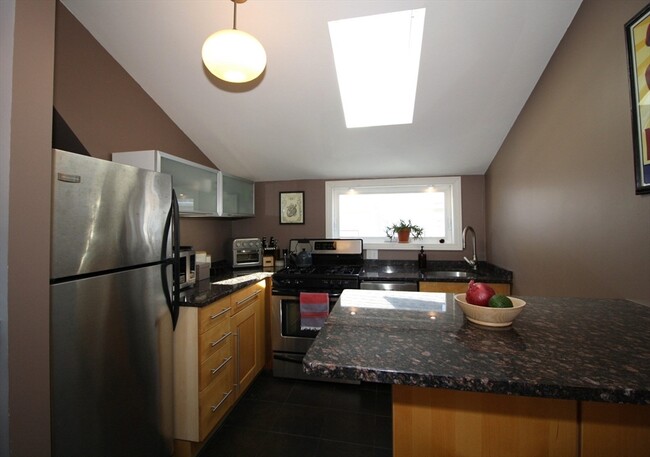 Building Photo - 12 Playstead Rd