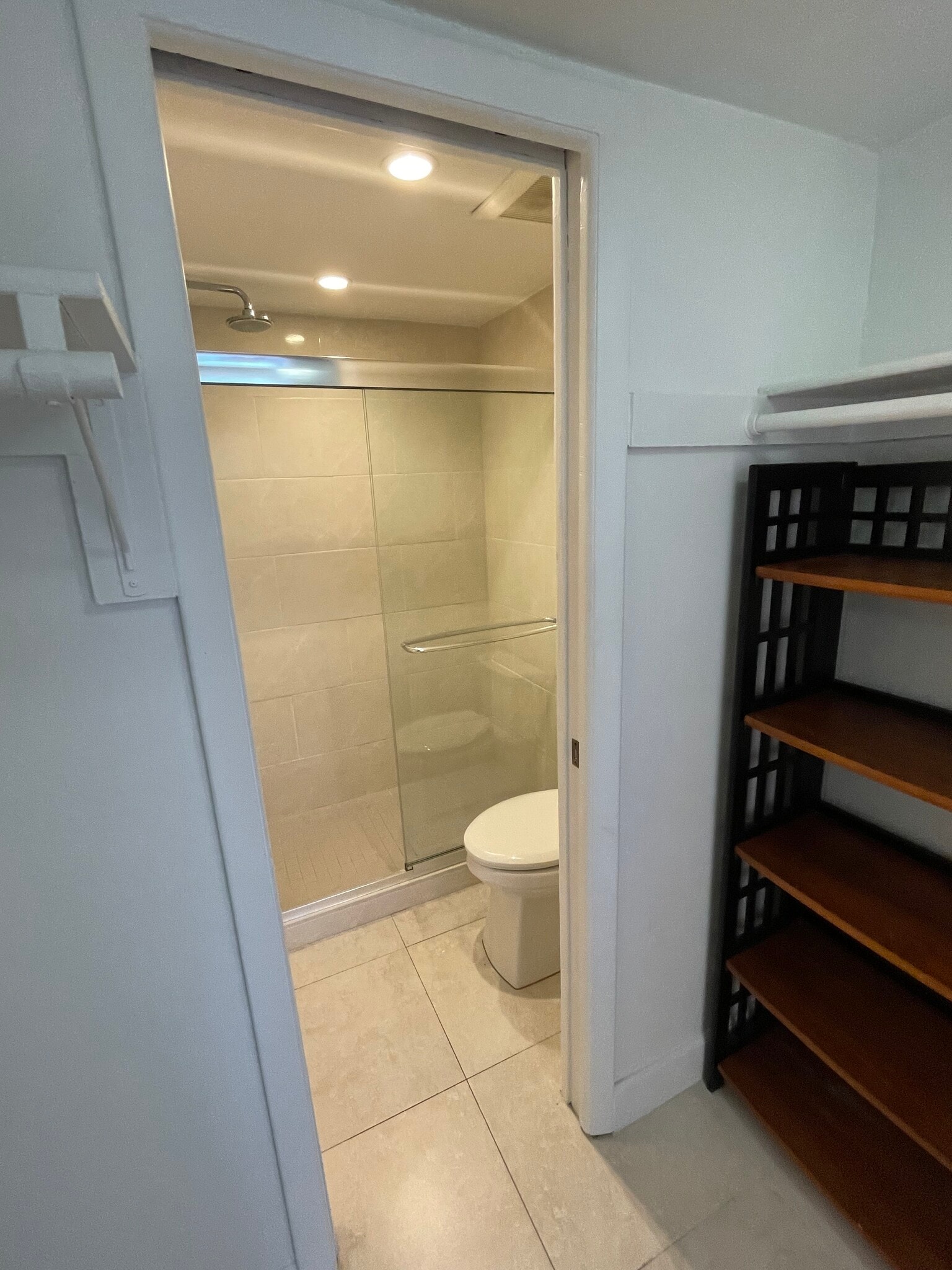 Building Photo - 2160 SW 16th Ave