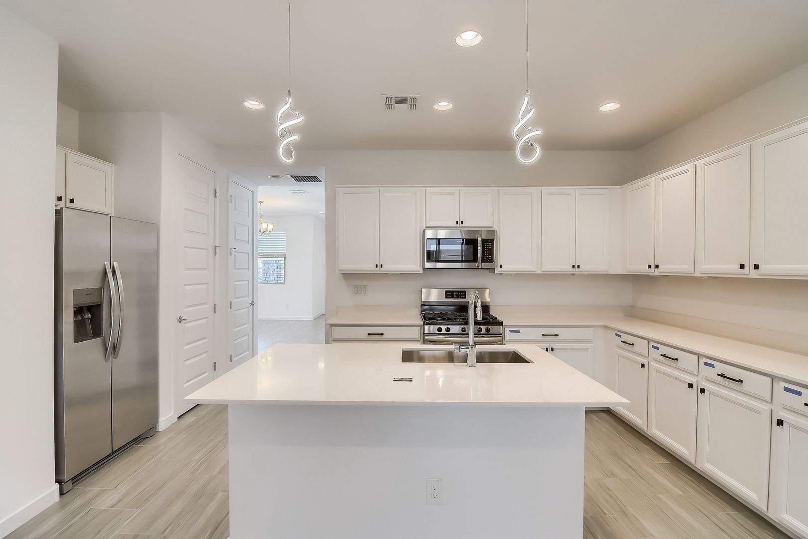 Building Photo - 8917 W Palo Verde Dr