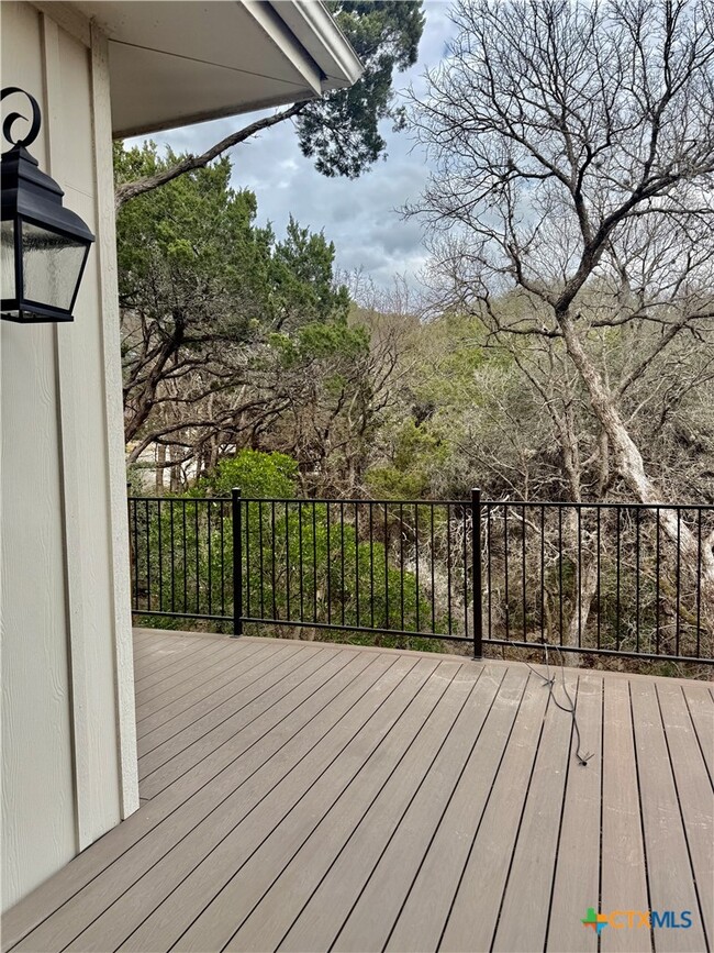 Building Photo - 627 Mission View Ct