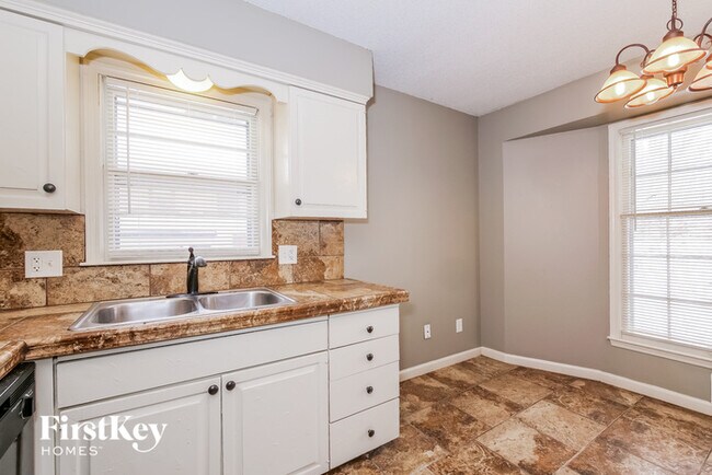 Building Photo - 409 SW Westminister Rd