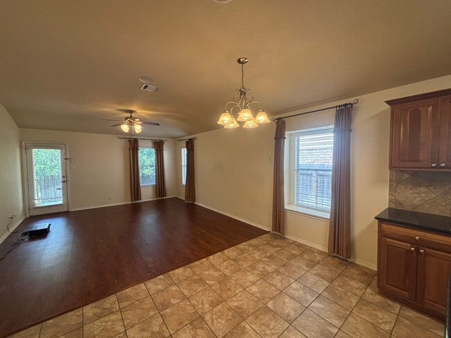 Building Photo - 1813 Slate Creek Dr