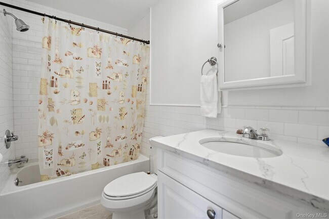 Building Photo - 36 Carney St