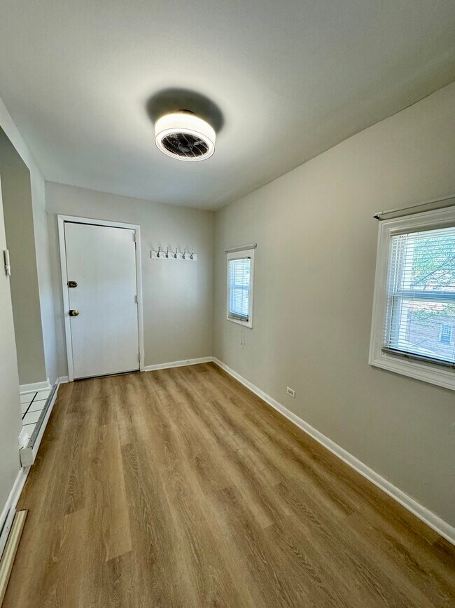 Building Photo - 750 S Oakley Blvd