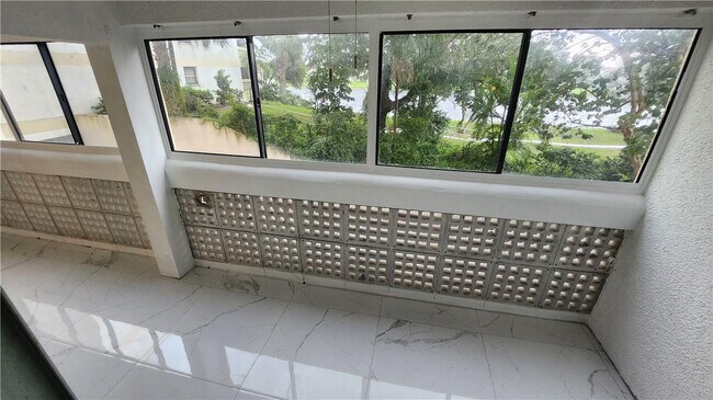 Building Photo - 3301 Spanish Moss Terrace
