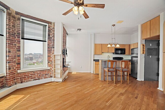 Building Photo - 1615 Q St NW