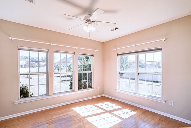 Building Photo - 545 Smoothstone Dr