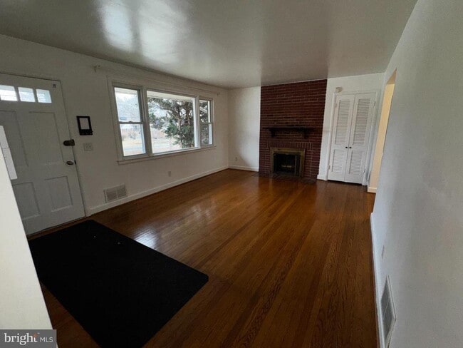 Building Photo - 10502 Glenhaven Dr