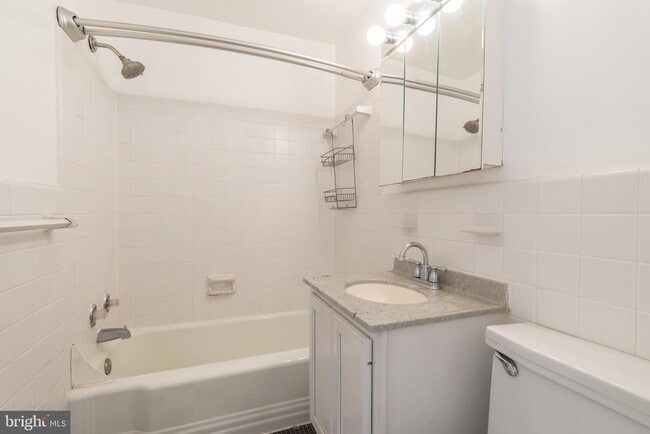 Building Photo - 10423 Montrose Ave