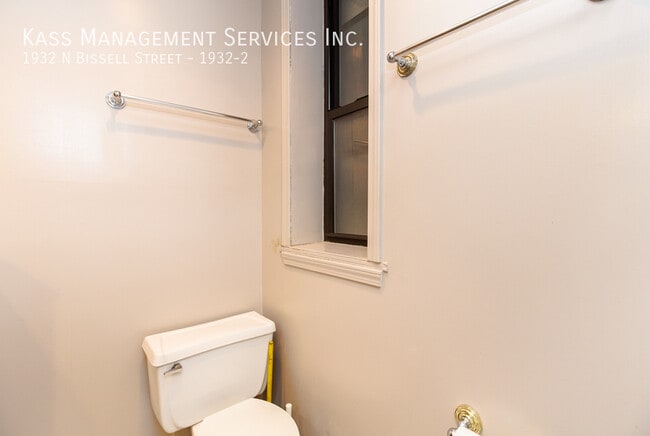 Building Photo - 1932 N Bissell St