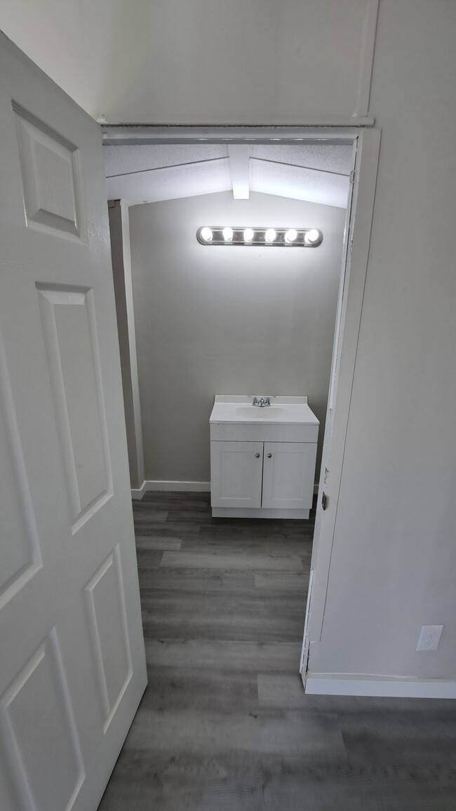 Building Photo - 113 Novits Nook Ct