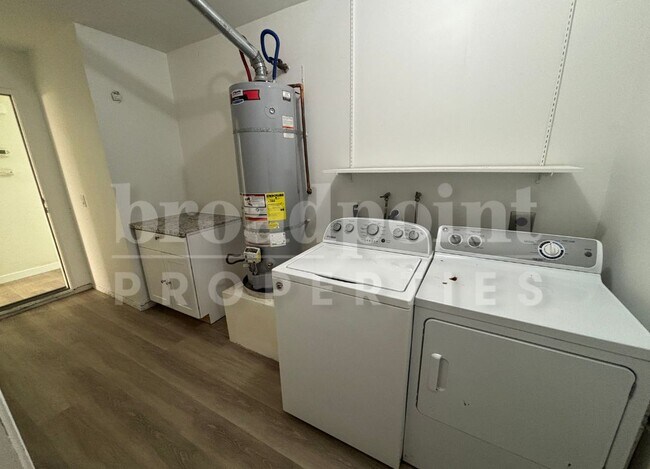 Building Photo - 15635 Corte Raposo