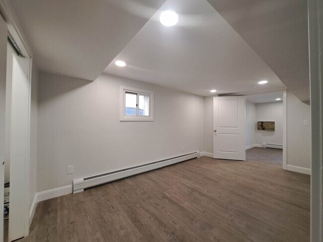 Building Photo - 6304 Liebig Ave