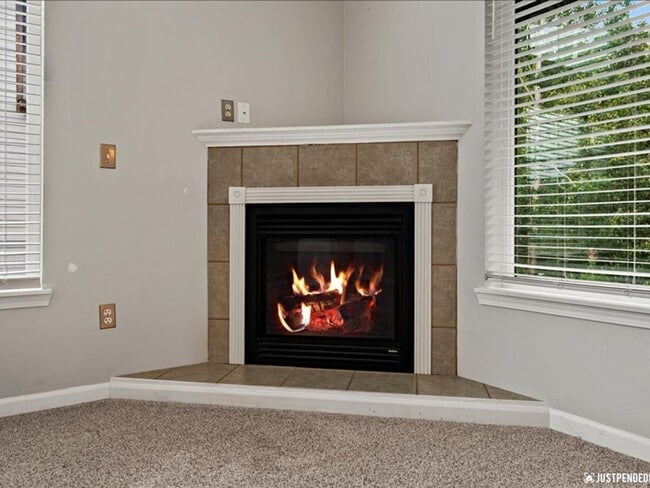 Building Photo - Timber Ridge Townhome