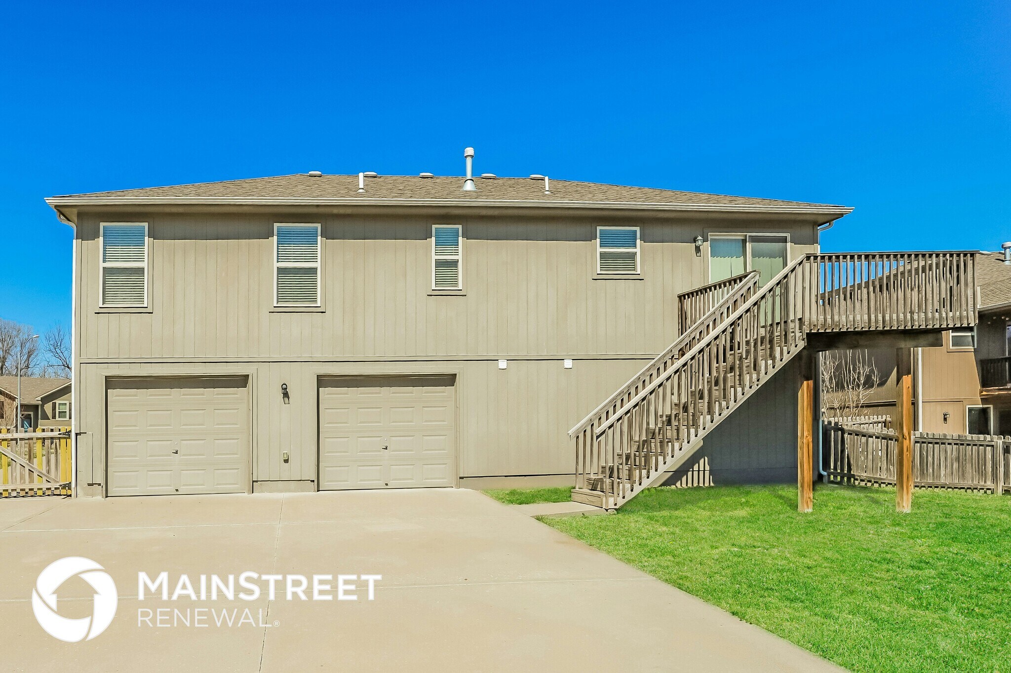 Building Photo - 203 NE Hannah Ct