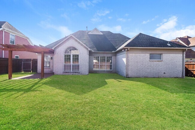 Building Photo - 4704 Ashcroft Dr