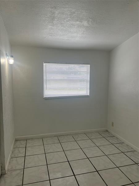 Building Photo - 1412 NW 19th Ave