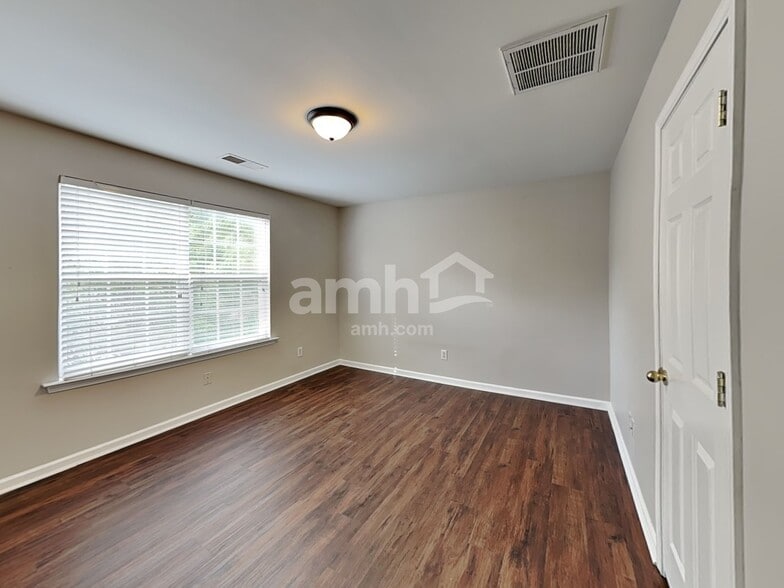 Building Photo - 5027 Abercromby St