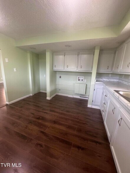 Building Photo - 179 Gilmer St