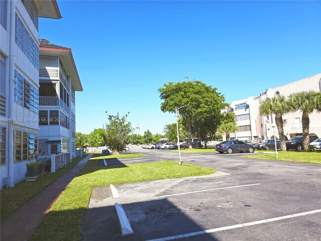 Building Photo - 4140 NW 44th Ave