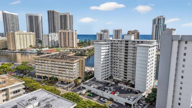 Building Photo - 121 Golden Isles Dr