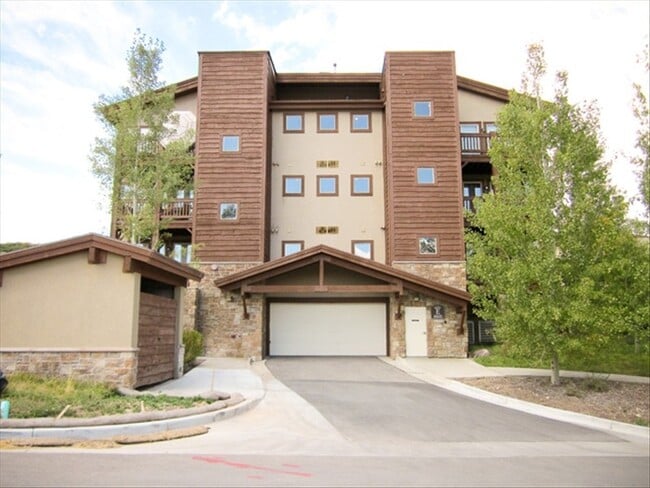 Building Photo - 6605 N 2200 W