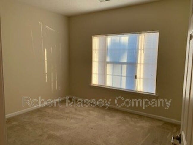 Building Photo - 9400 Clubview Dr