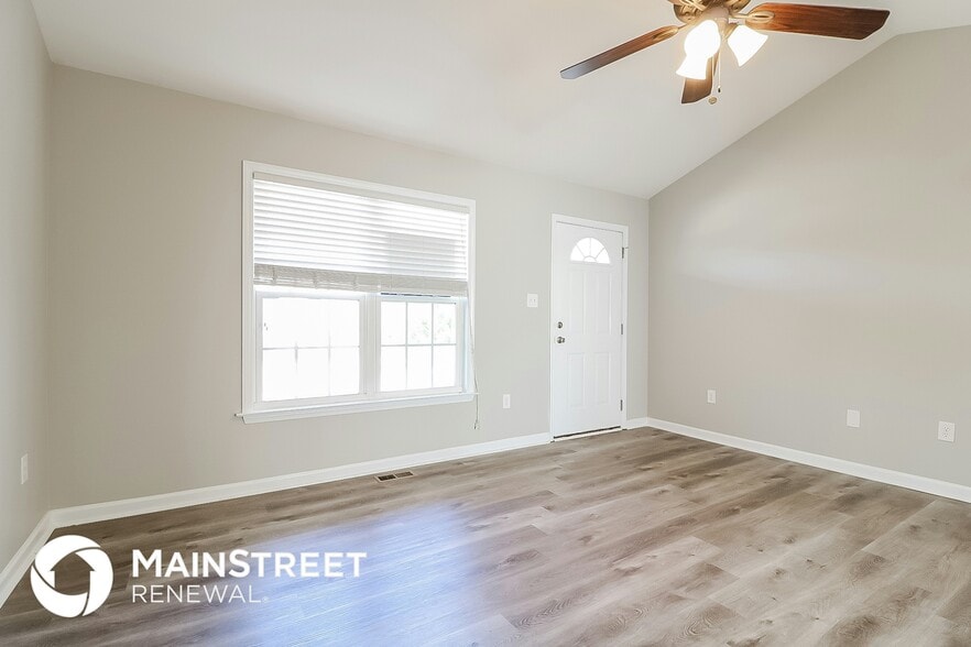 Building Photo - 448 Sunray Dr