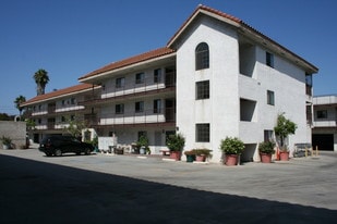 Building Photo - 2540 W Lincoln Ave