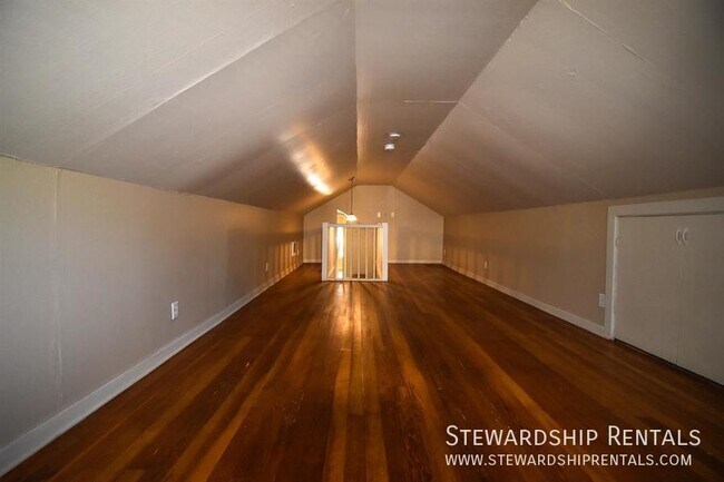 Building Photo - 2273 Hilyard St