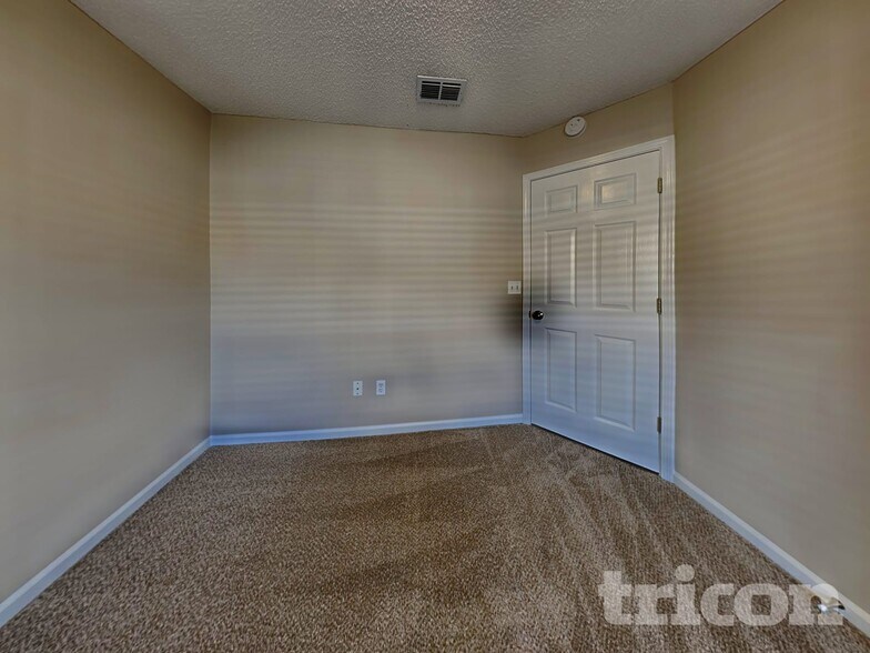 Building Photo - 4231 Hanging Moss Dr