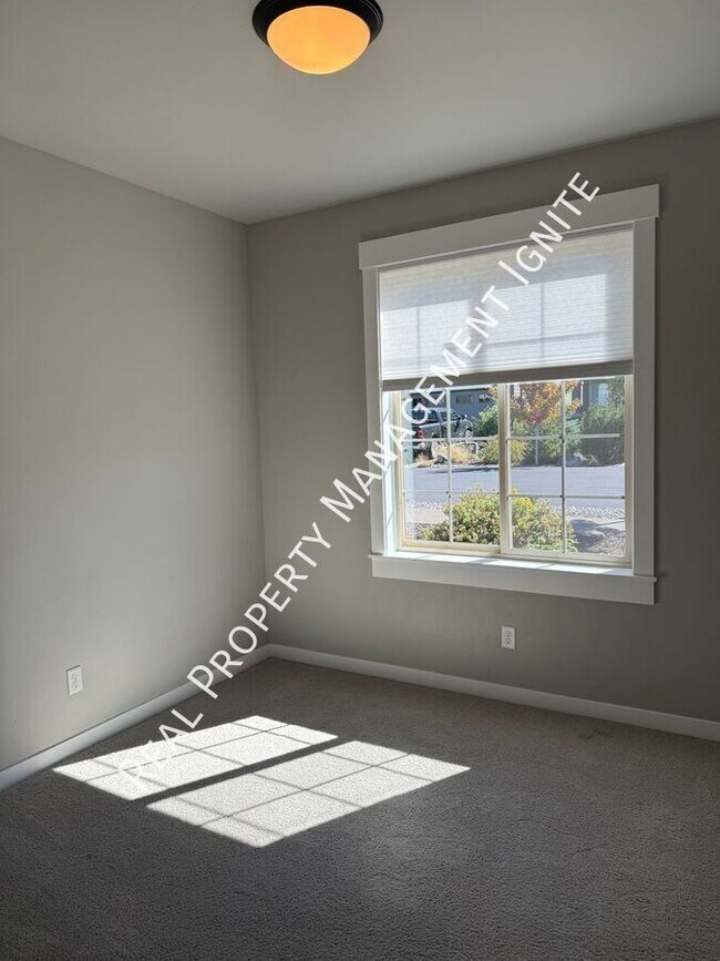 Building Photo - 20844 SE Sunniberg Ln