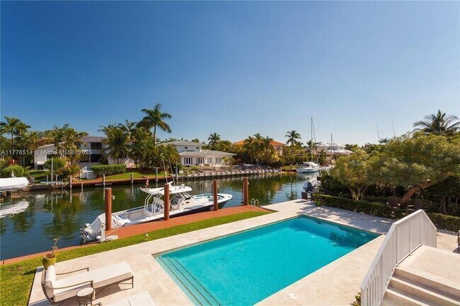 Building Photo - 6831 Sunrise Ct