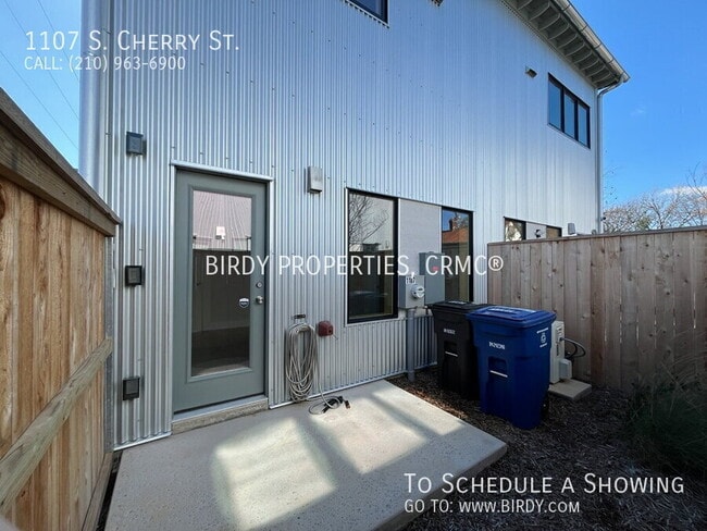 Building Photo - 1107 S Cherry St