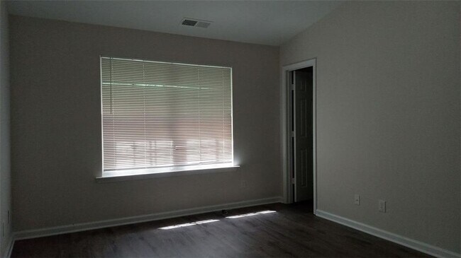 Building Photo - 755 Crestwell Cir