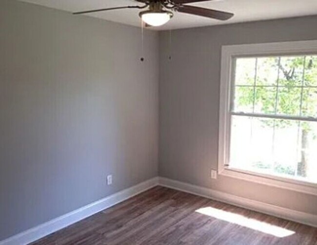 Building Photo - 128 S Wrenwood Dr