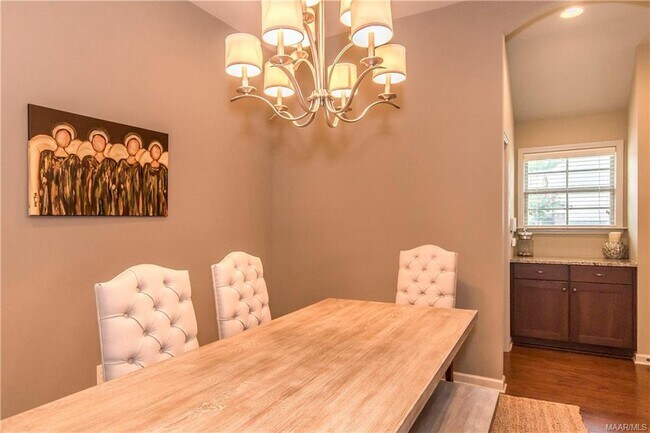 Building Photo - 9625 Gunnison Dr