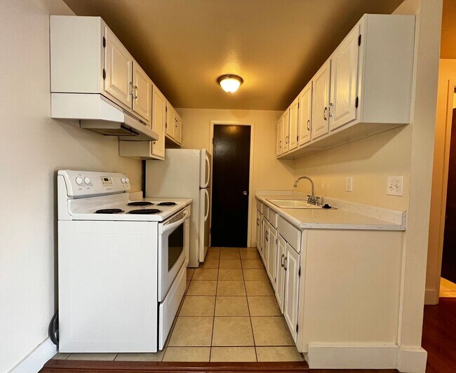 Building Photo - Mathews634 (KC-JF-NB)