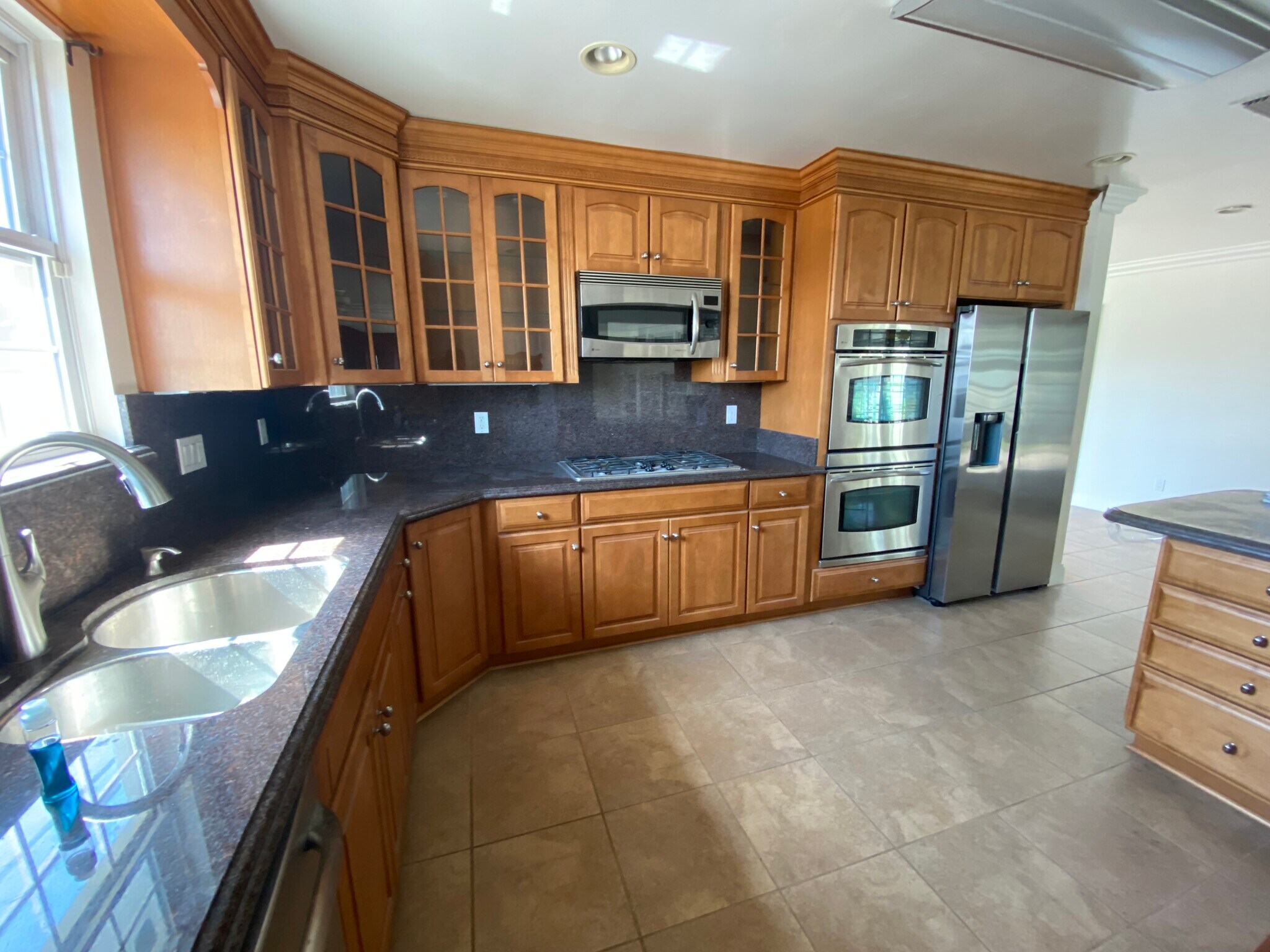 Chef Kitchen - 3522 W 229th Pl