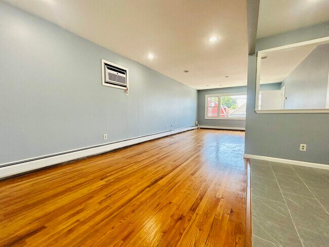 Building Photo - 648 Liberty Ave