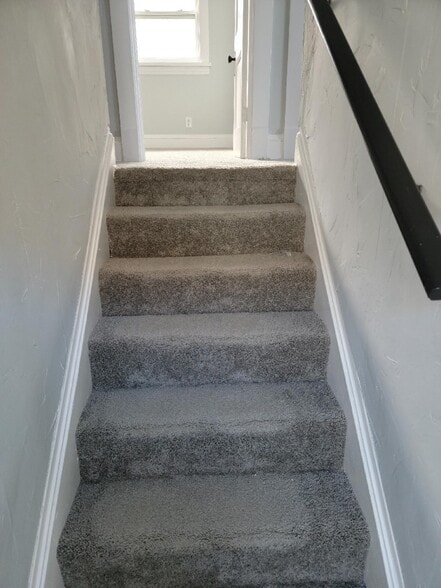 Stairs toward bedrooms - 1435 Roycroft Ave