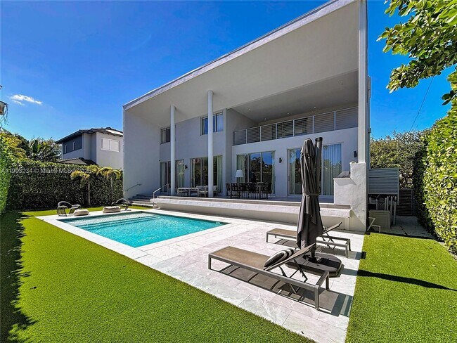 Building Photo - 561 Warren Ln