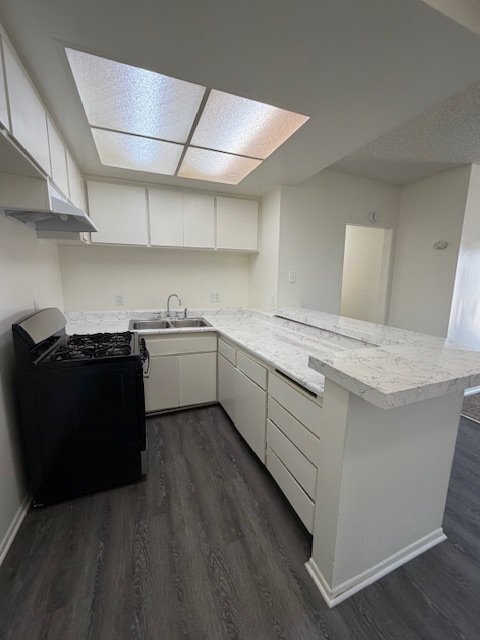Building Photo - 1535 E Canfield Ln