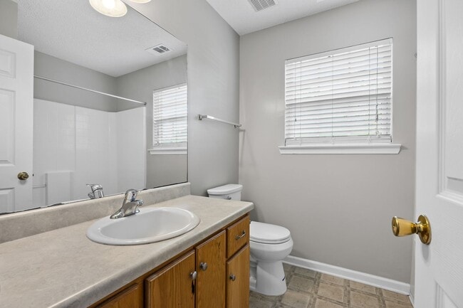 Building Photo - 115 Nandina Wy
