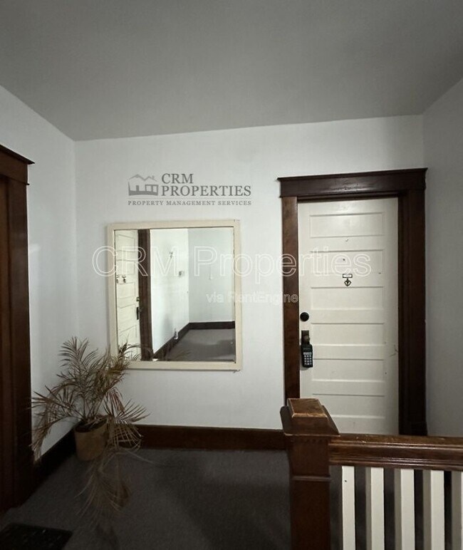 Building Photo - 225 Kingston Rd