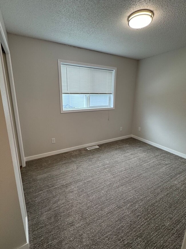 Building Photo - Beautiful Home in NW Mandan for Rent