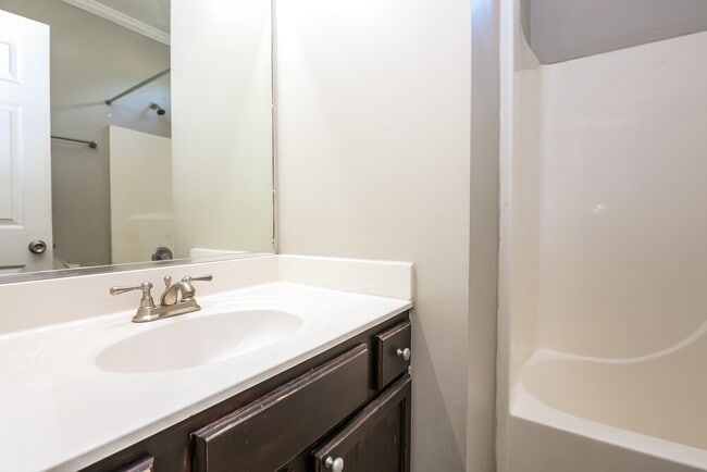 Building Photo - 2008 Greenhill Pass