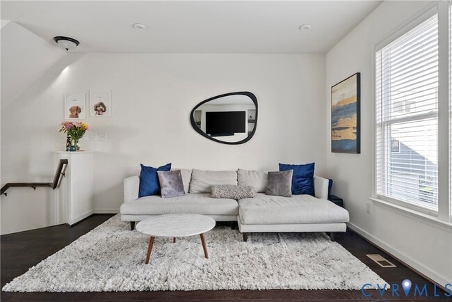 Building Photo - 5271 Old Main St