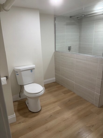 Building Photo - 5853 W Dakin St