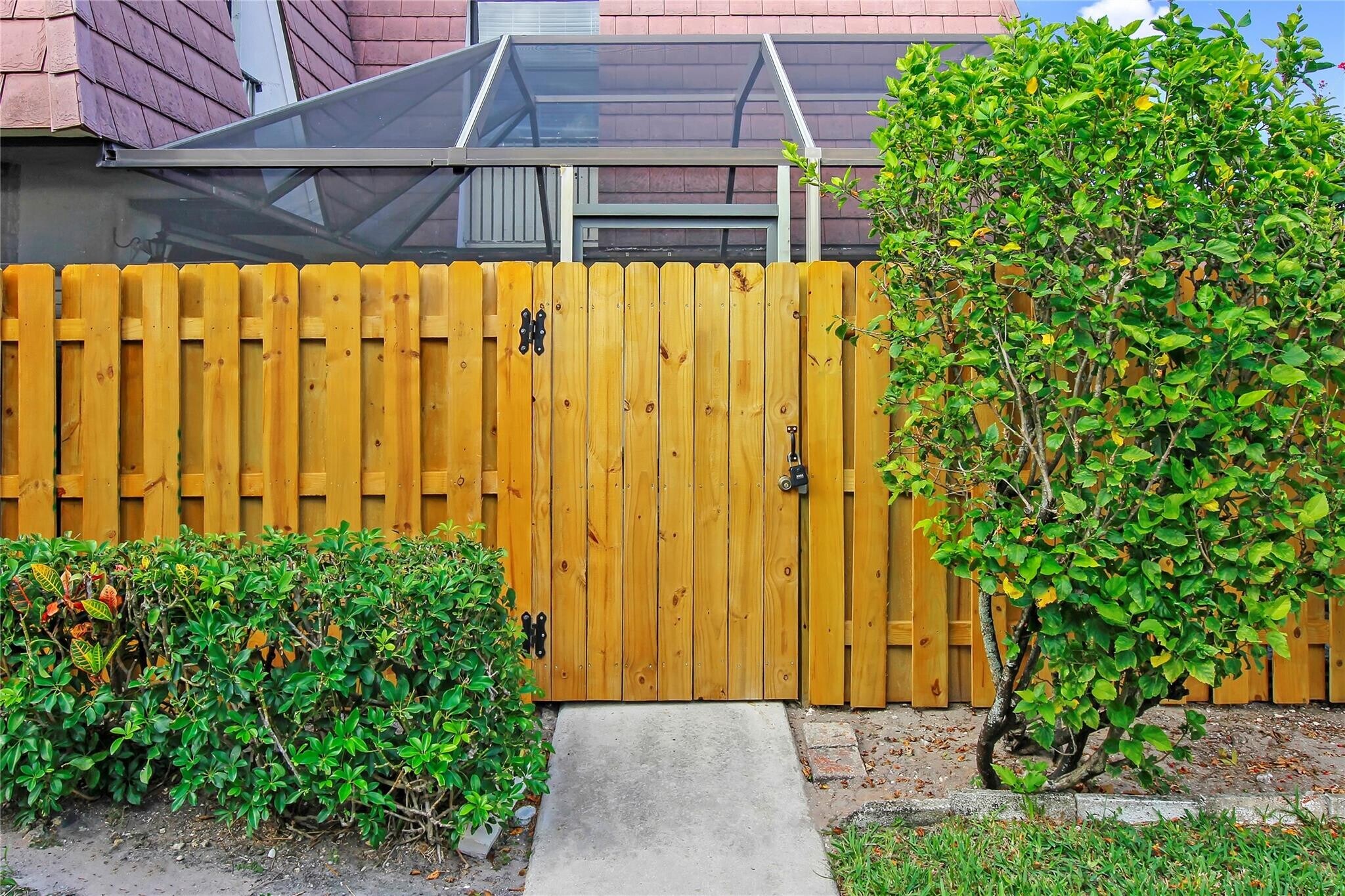 Building Photo - 7801 Courtyard Run W